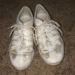Nfinity cheerleading shoes.